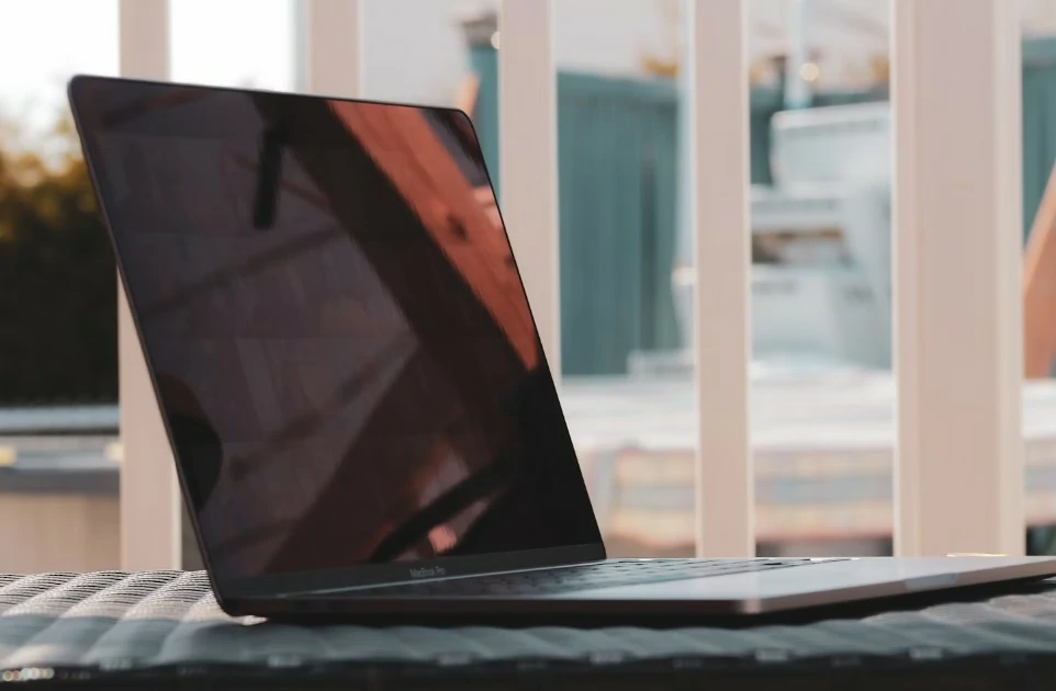 Mengapa Menjual Laptop Bekas